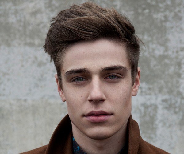 Модные стрижки для мальчиков 2026: фото