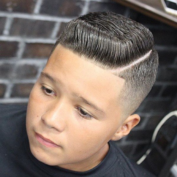 Модные стрижки для мальчиков 2026: фото