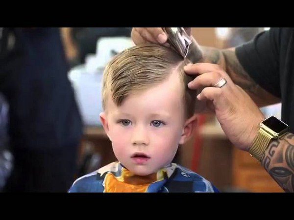 Модные стрижки для мальчиков 2026: фото