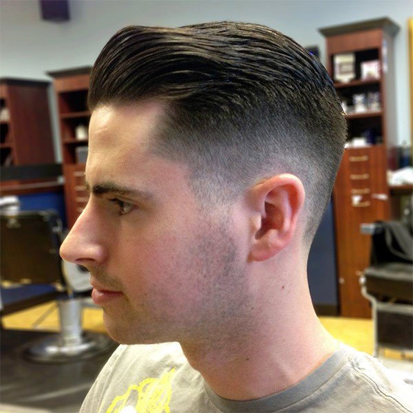 Стильные мужские стрижки 2026 — модные мужские прически: фото