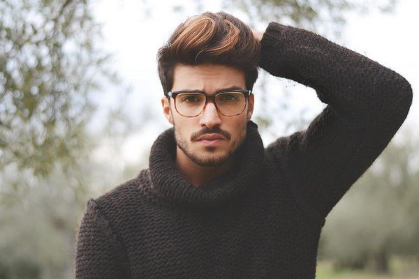 Стильные мужские стрижки 2026 — модные мужские прически: фото