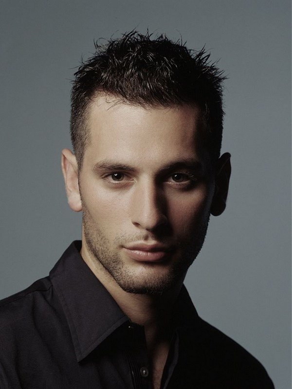 Стильные мужские стрижки 2026 — модные мужские прически: фото