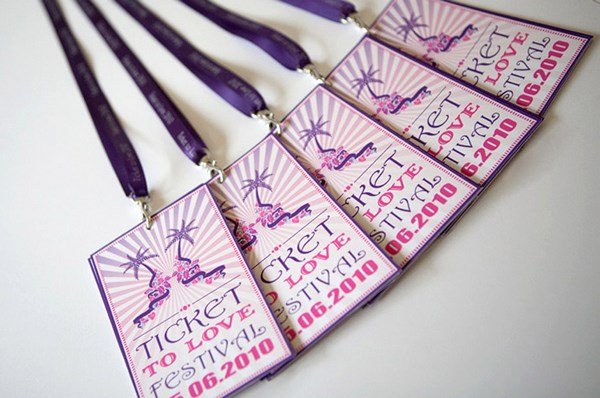 Самые оригинальные пригласительные на свадьбу 2026: фото, идеи