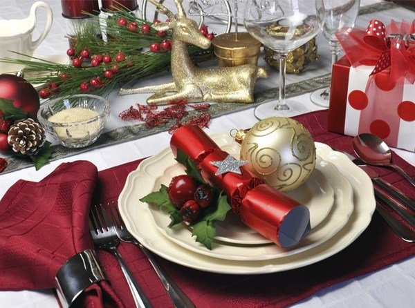 Сервировка праздничного стола 2026: как красиво сервировать стол