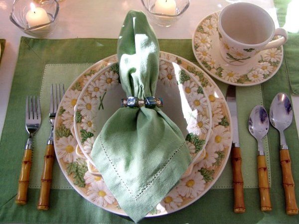 Сервировка праздничного стола 2026: как красиво сервировать стол