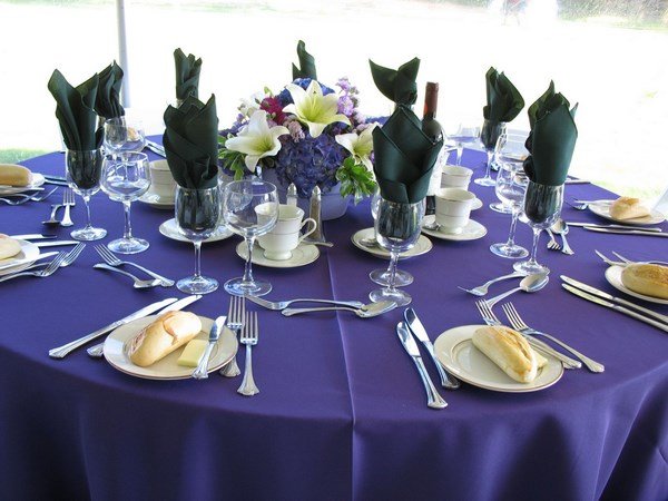 Сервировка праздничного стола 2026: как красиво сервировать стол