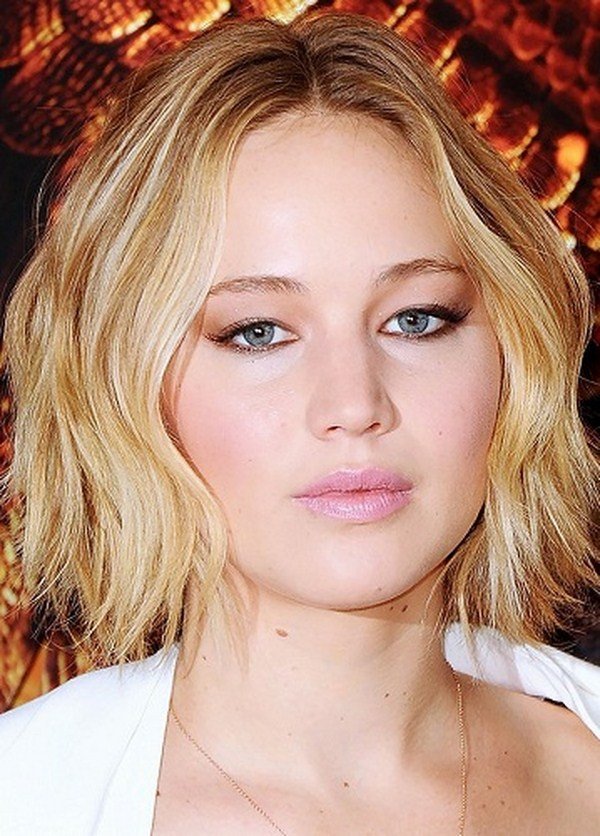 Модные стрижки на средние волосы 2026: фото, идеи