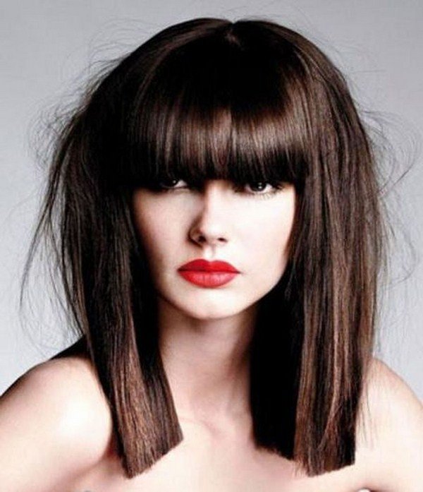 Модные стрижки на средние волосы 2026: фото, идеи