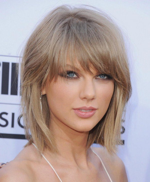 Модные стрижки на средние волосы 2026: фото, идеи