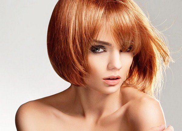 Модные стрижки на средние волосы 2026: фото, идеи