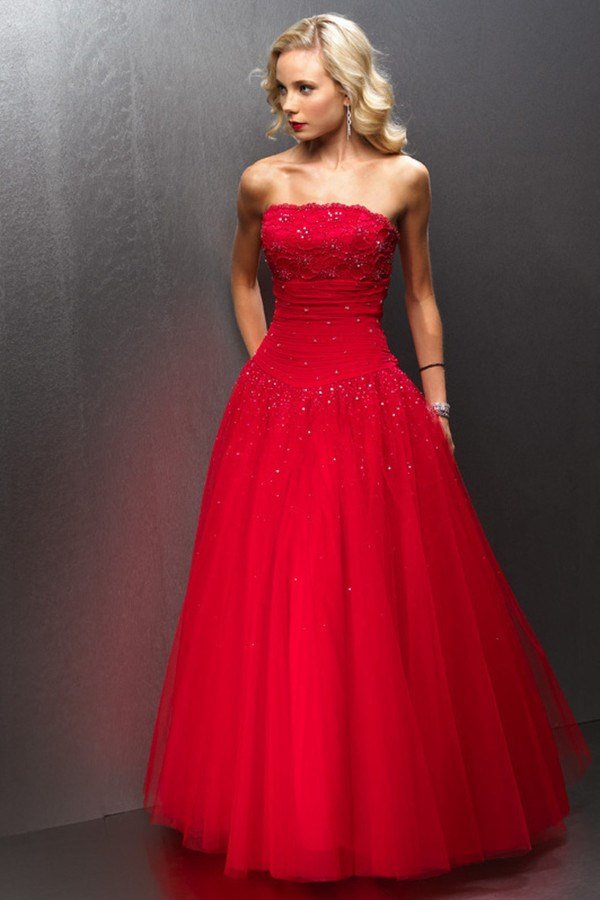 Самые красивые красные платья 2026: фото, новинки