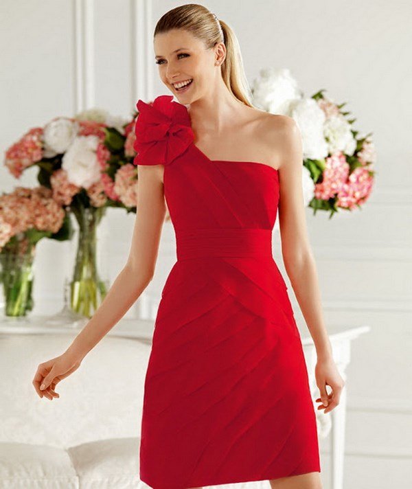 Самые красивые красные платья 2026: фото, новинки