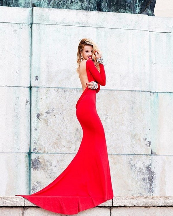 Самые красивые красные платья 2026: фото, новинки