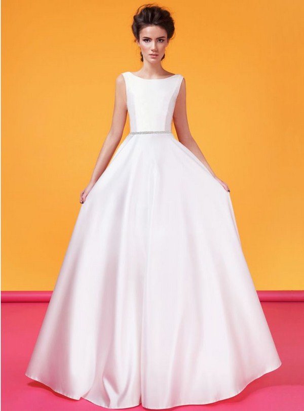 Красивые белые платья 2026 — топовые новинки на фото