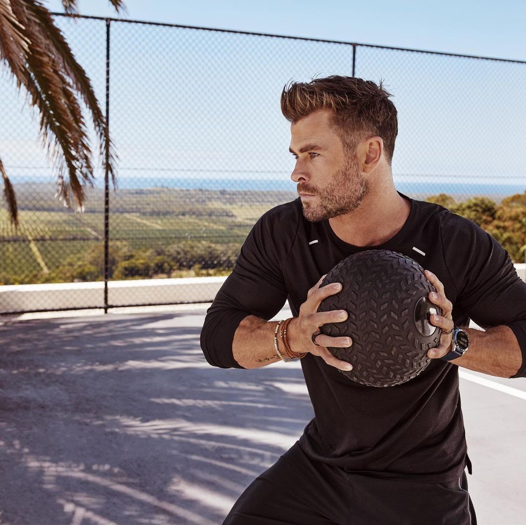 Самые красивые мужчины мира: топ рейтинг самых красивых мужчин 2026 года