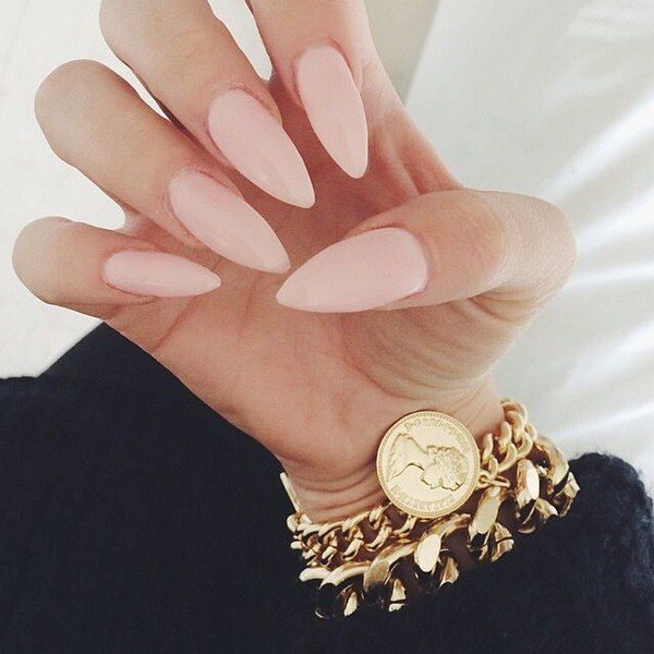 Маникюр на острые ногти 2026: фото, идеи, новинки