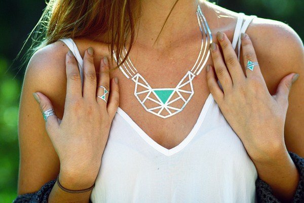 Оригинальные флеш тату 2026: фото, идеи флеш тату для девушек