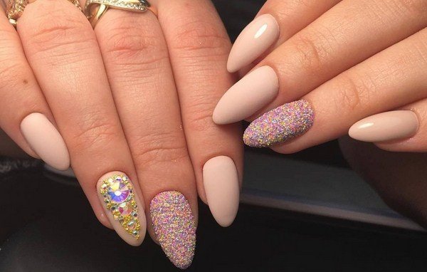 Маникюр на острые ногти 2026: фото, идеи, новинки