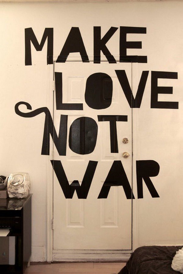 Как красиво украсить стену в комнате: фото, идеи 2026