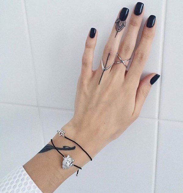 Оригинальные маленькие тату 2026: идеи маленьких тату