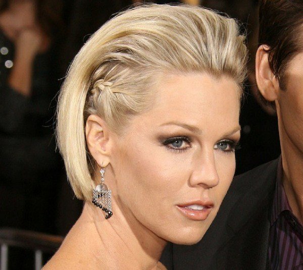 Красивые косички на средние волосы 2026: фото-идеи