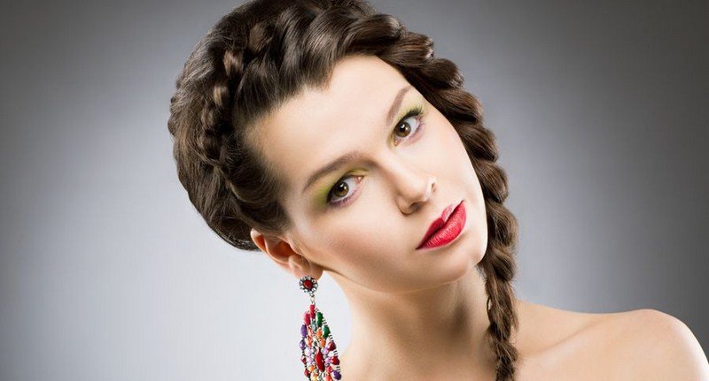 Красивые косички на средние волосы 2026: фото-идеи