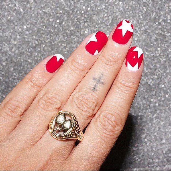 Красивый красный маникюр 2026 — фото, идеи дизайна