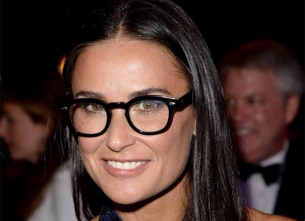 Стильные очки для зрения 2026: оправы для очков, фото