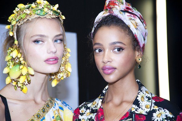 Модные повязки на голову 2026: фото