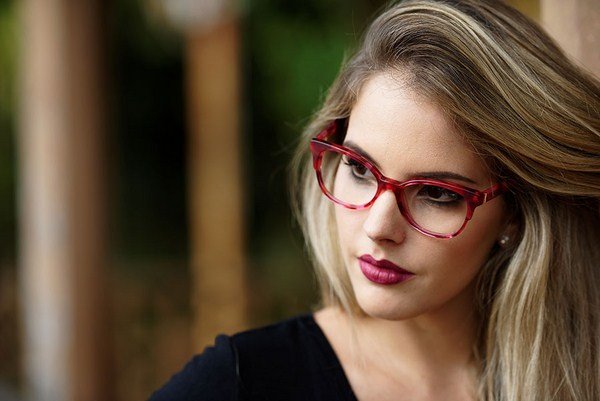 Стильные очки для зрения 2026: оправы для очков, фото