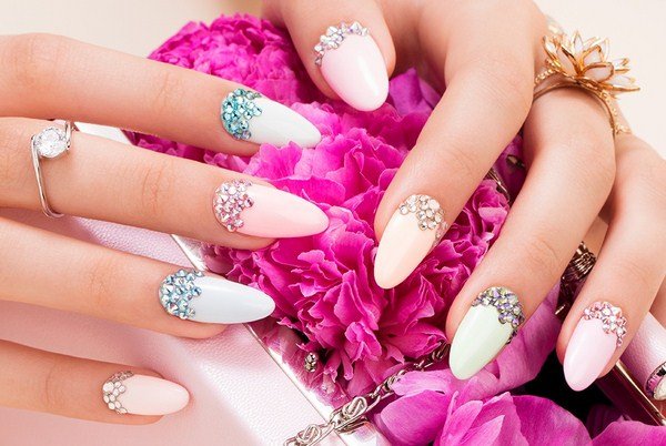 Маникюр на острые ногти 2026: фото, идеи, новинки