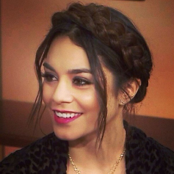 Прически с плетением 2026: фото, идеи