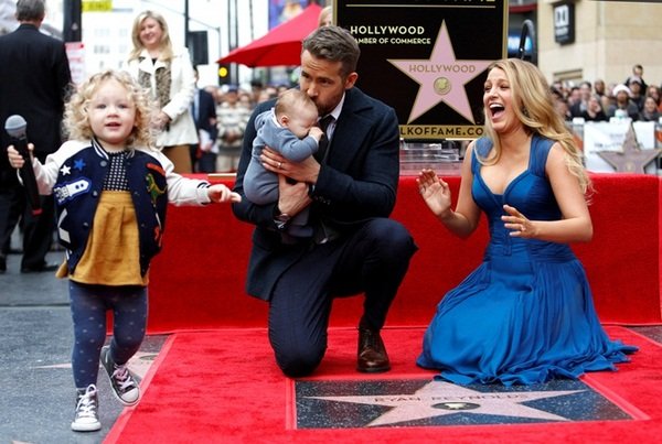 Смена имиджа Блейк Лайвли: лучшие образы, стиль одежды — фото