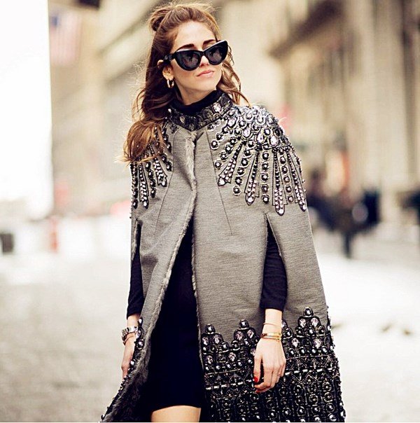 Модные кейп пальто 2026 — стильные образы, фото