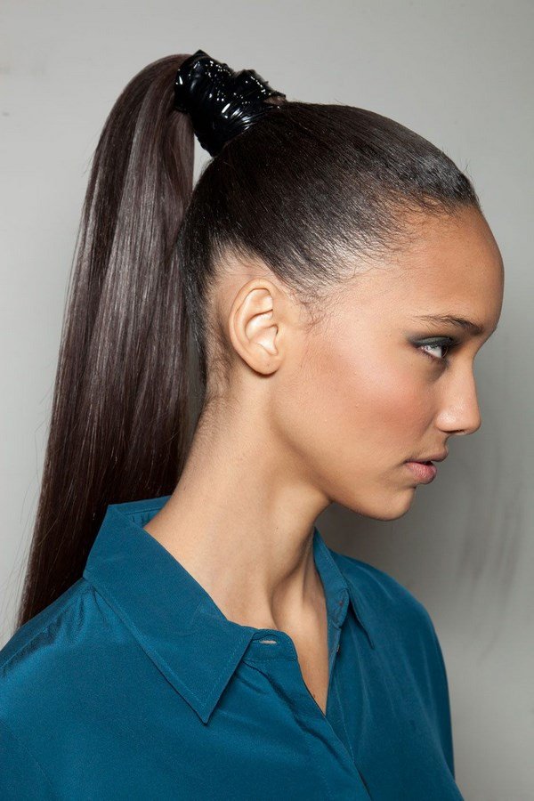 Стильная прическа хвост 2026: примеры, идеи, фото