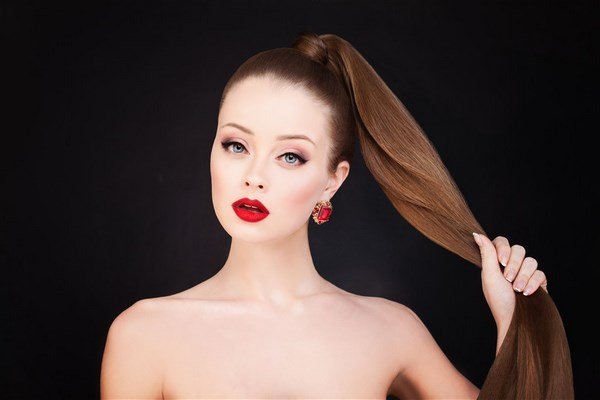 Стильная прическа хвост 2026: примеры, идеи, фото