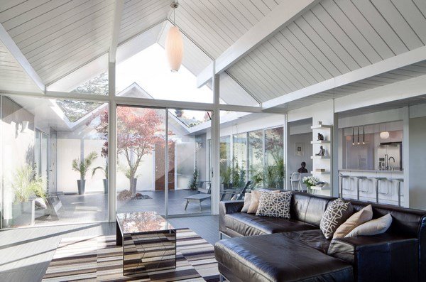 Современный дизайн гостиной 2026 в разных стилях: идеи, фото