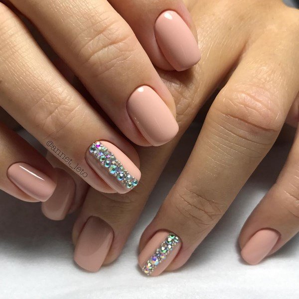 Персиковый маникюр 2026: лучшие идеи, дизайны, новинки