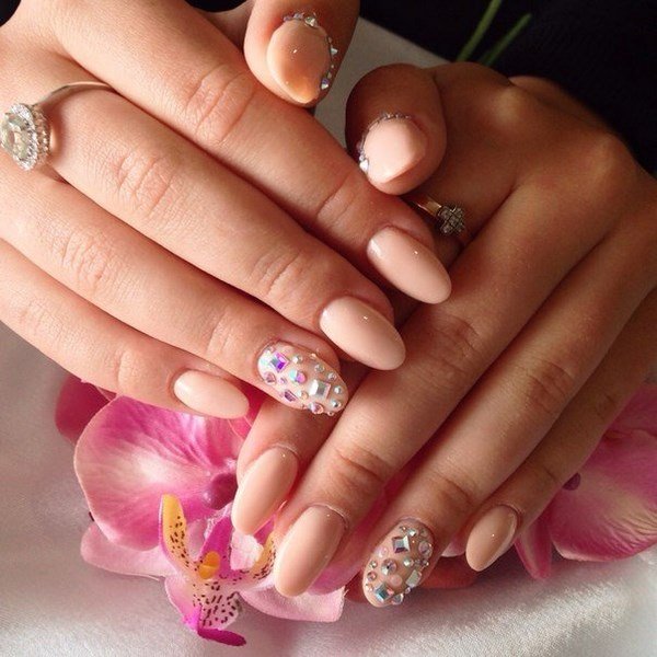 Персиковый маникюр 2026: лучшие идеи, дизайны, новинки