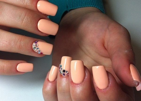 Персиковый маникюр 2026: лучшие идеи, дизайны, новинки