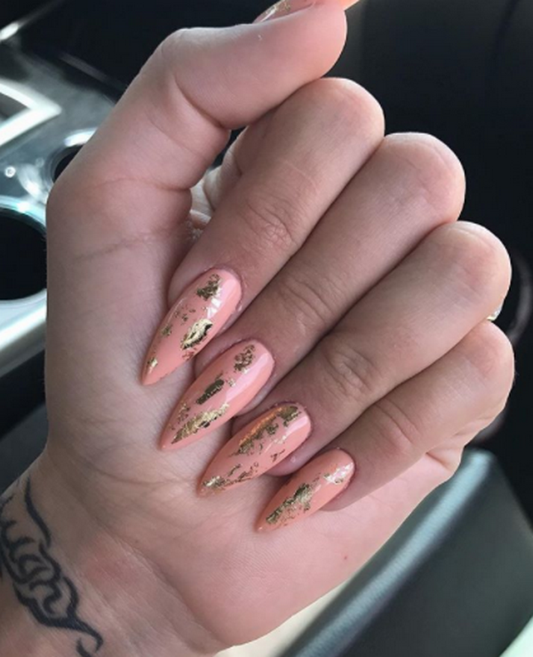 Персиковый маникюр 2026: лучшие идеи, дизайны, новинки