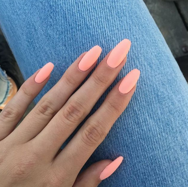 Персиковый маникюр 2026: лучшие идеи, дизайны, новинки