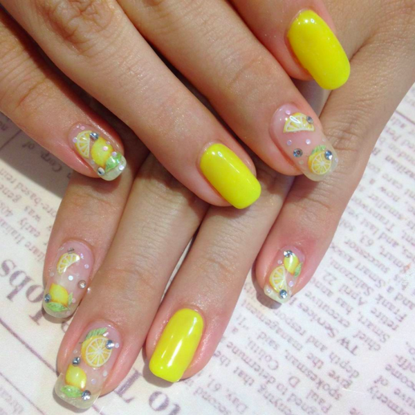 Оригинальный желтый маникюр 2026 в разных стилях: новинки, идеи, тренды