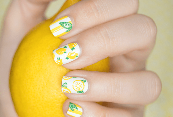 Оригинальный желтый маникюр 2026 в разных стилях: новинки, идеи, тренды