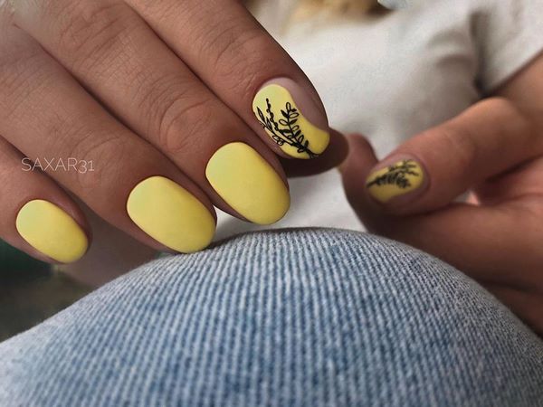 Оригинальный желтый маникюр 2026 в разных стилях: новинки, идеи, тренды