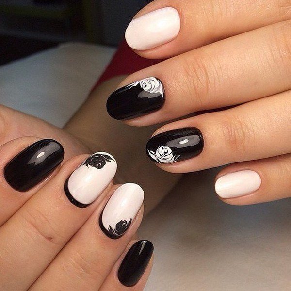 Черно-белый маникюр 2026: модные идеи на фото