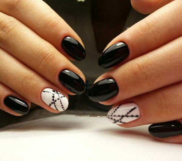 Черно-белый маникюр 2026: модные идеи на фото