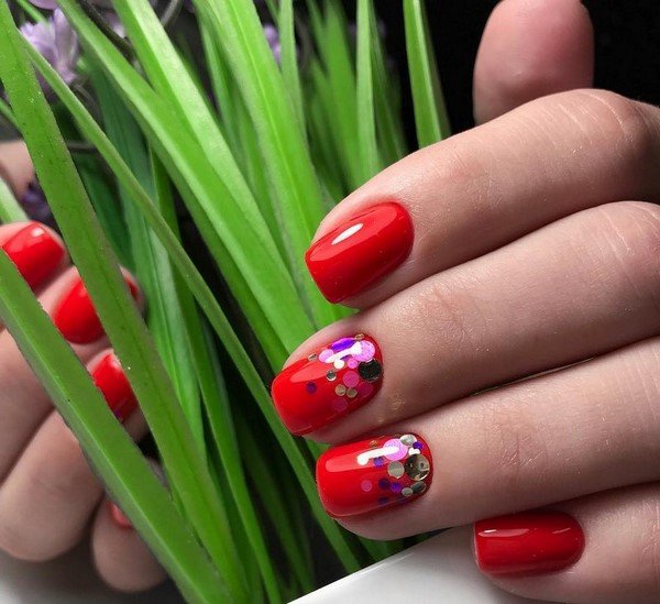 Трендовый яркий маникюр 2026: фото, новинки, идеи