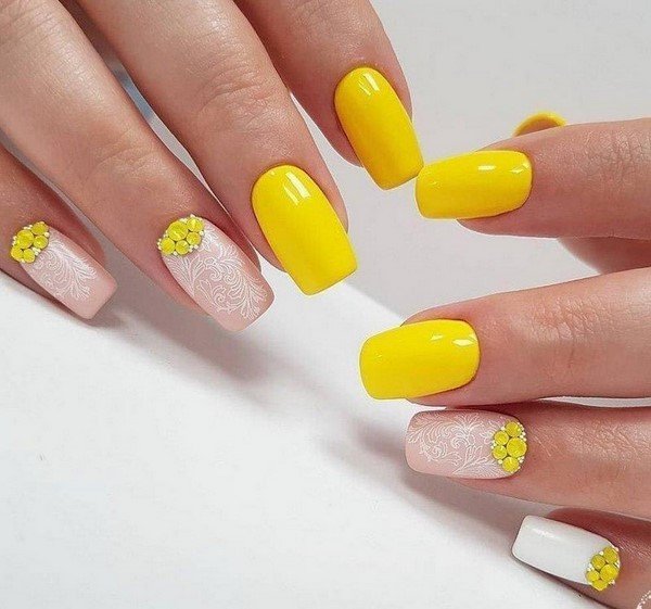 Трендовый яркий маникюр 2026: фото, новинки, идеи