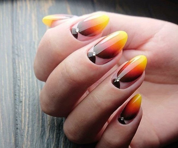 Трендовый яркий маникюр 2026: фото, новинки, идеи